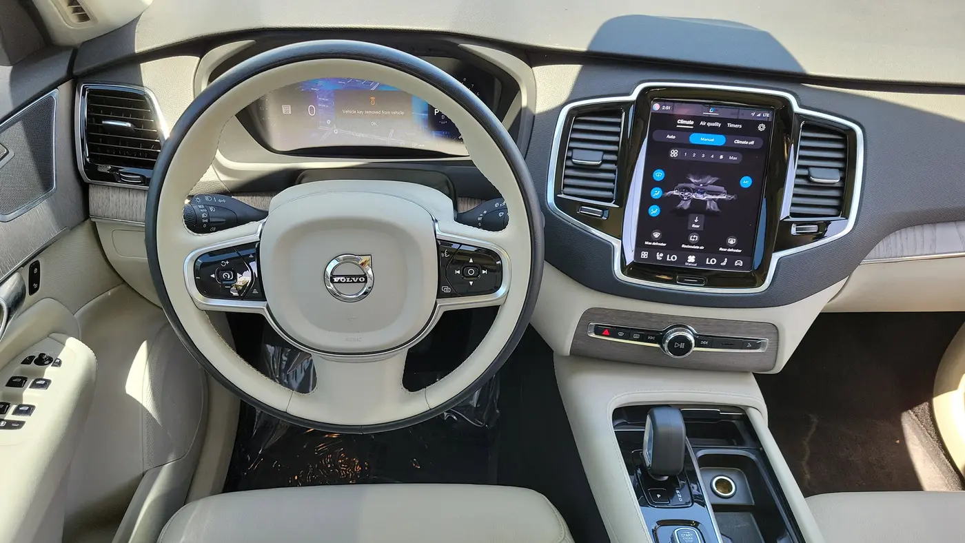 2023 Volvo XC90 B6 Plus Bright Theme 7P