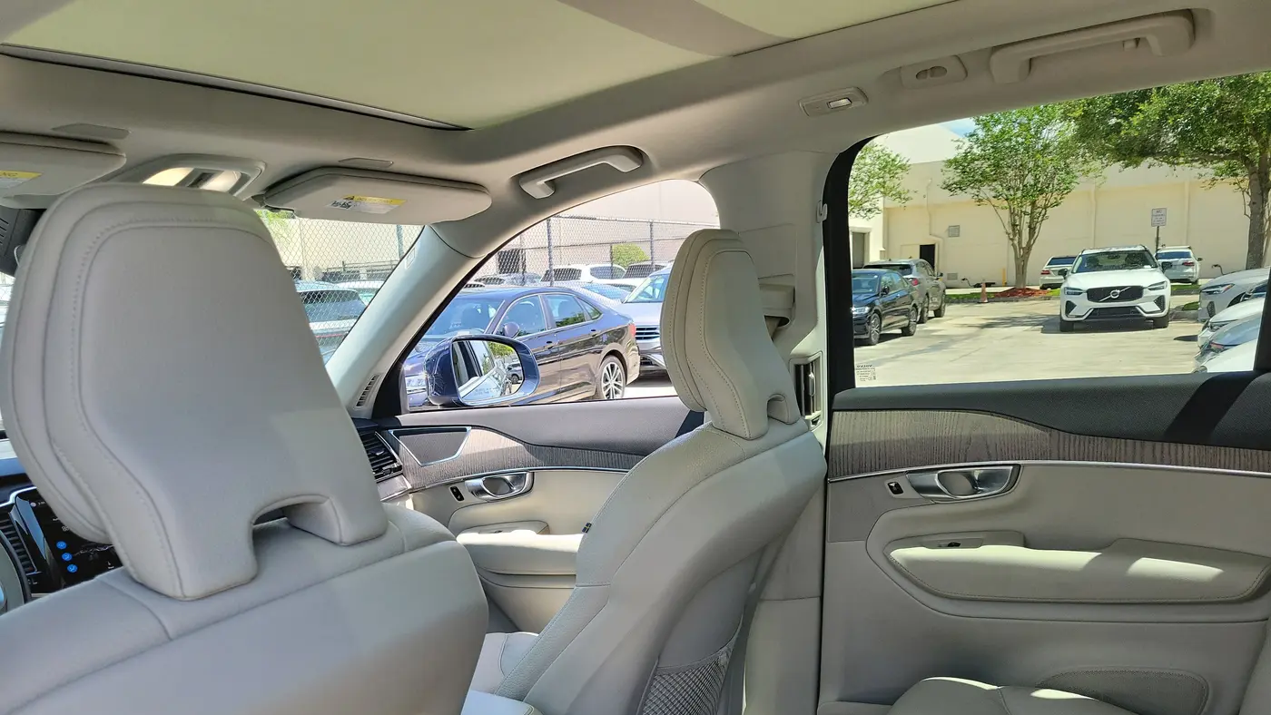 2023 Volvo XC90 B6 Plus Bright Theme 7P