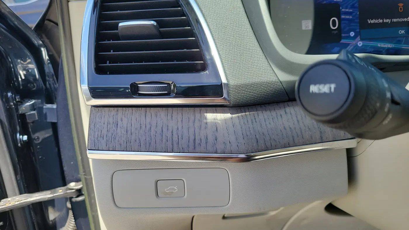 2023 Volvo XC90 B6 Plus Bright Theme 7P