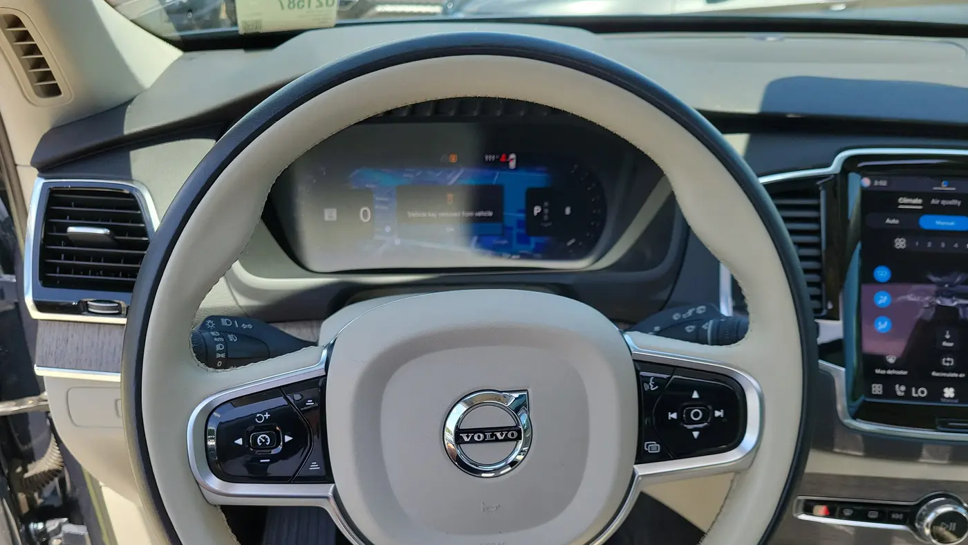 2023 Volvo XC90 B6 Plus Bright Theme 7P