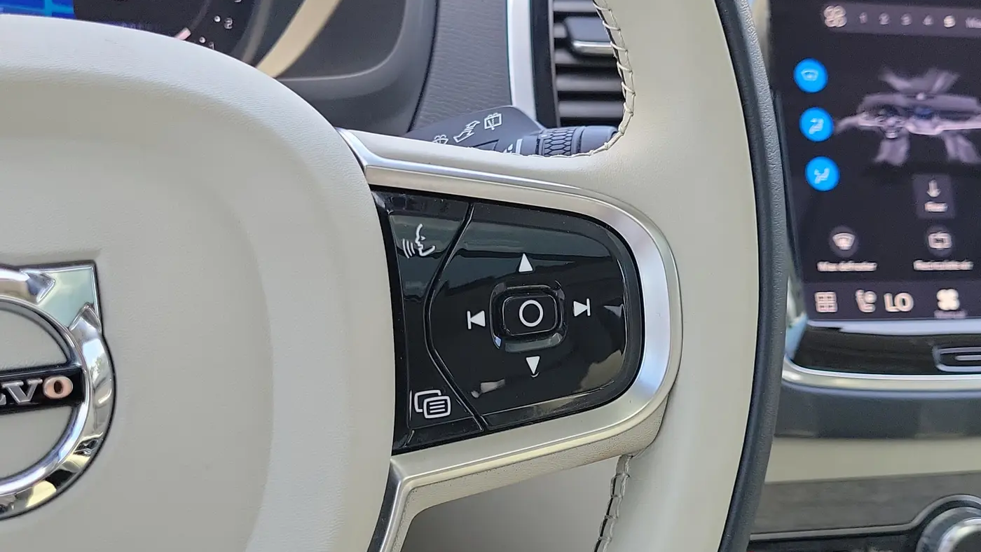 2023 Volvo XC90 B6 Plus Bright Theme 7P