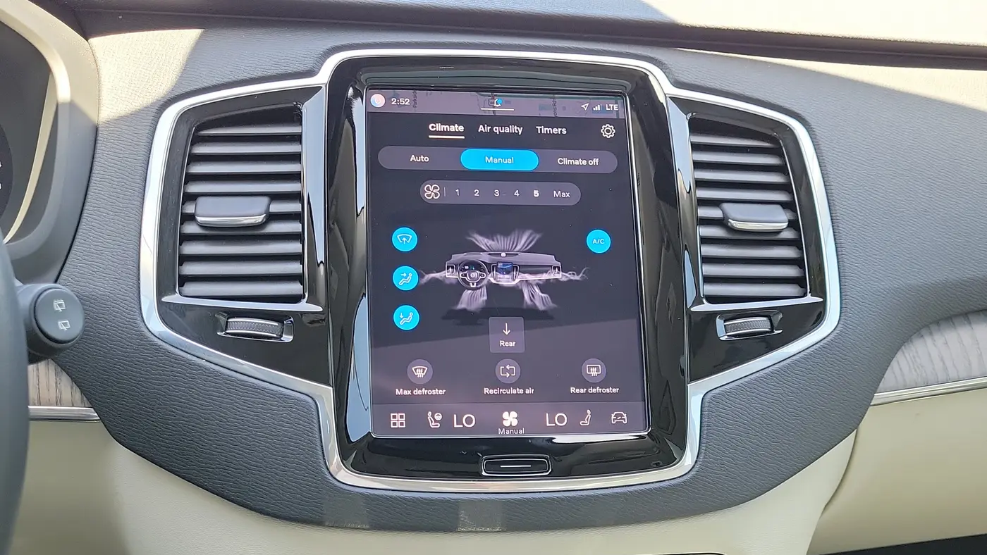 2023 Volvo XC90 B6 Plus Bright Theme 7P