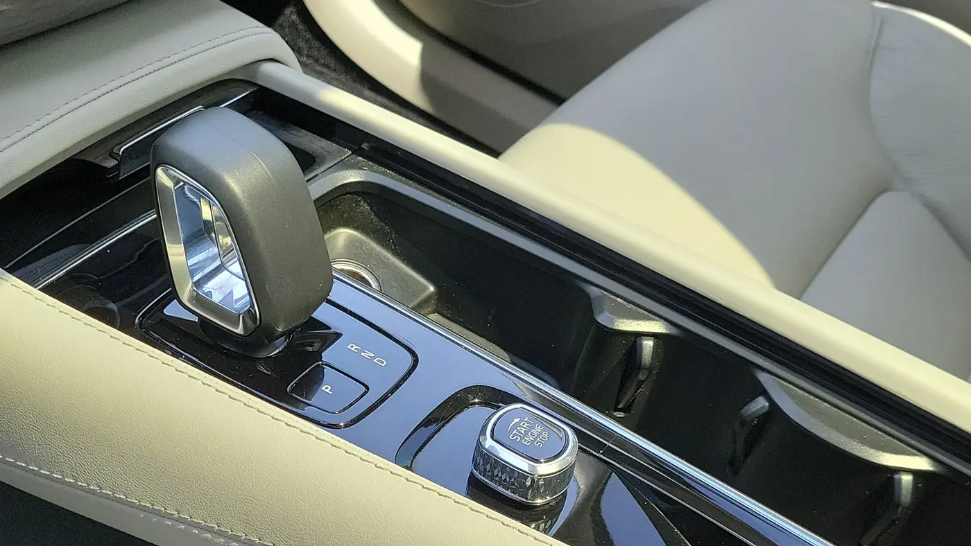 2023 Volvo XC90 B6 Plus Bright Theme 7P