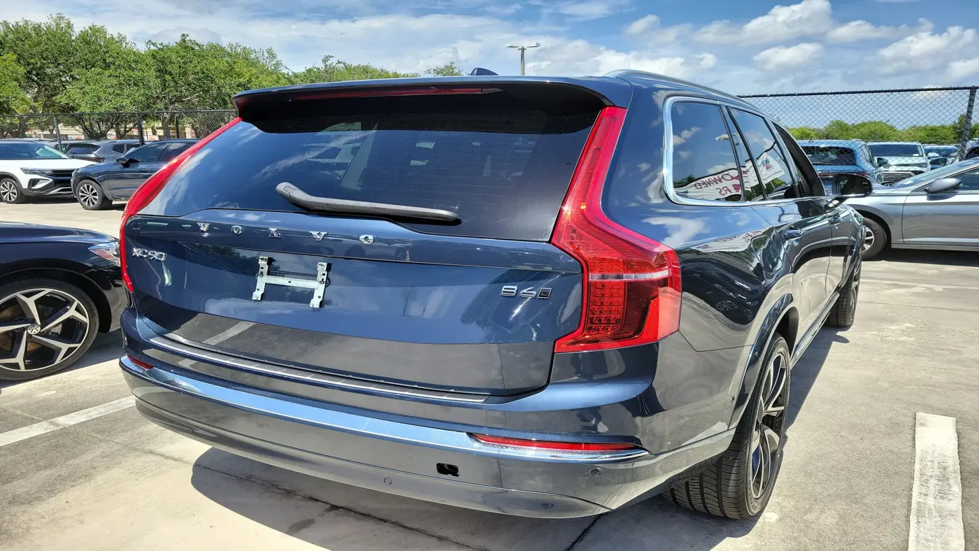 2023 Volvo XC90 B6 Plus Bright Theme 7P