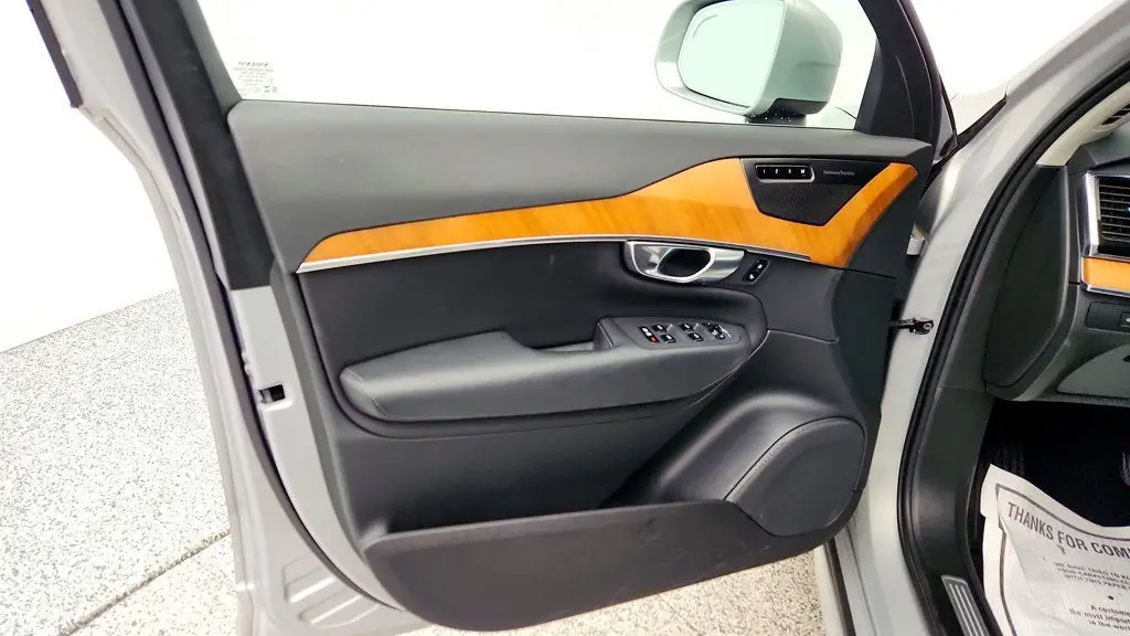 2023 Volvo XC90 B6 Plus Bright Theme 7P