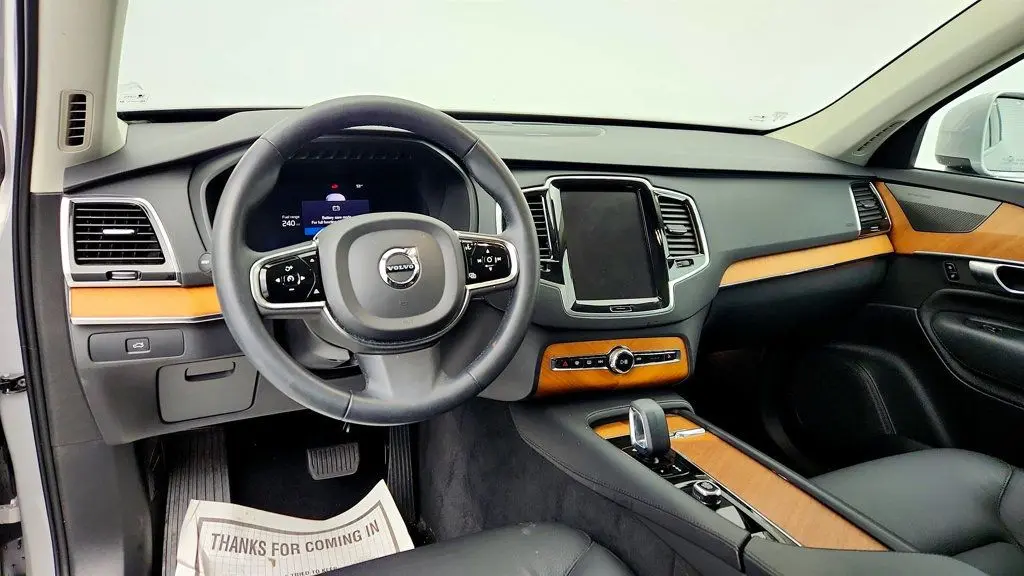 2023 Volvo XC90 B6 Plus Bright Theme 7P