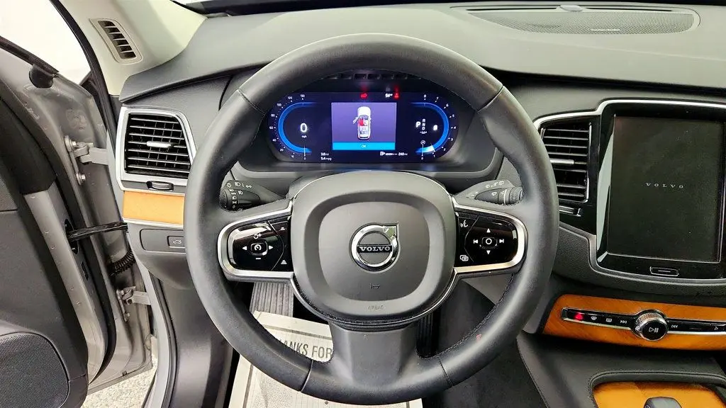 2023 Volvo XC90 B6 Plus Bright Theme 7P