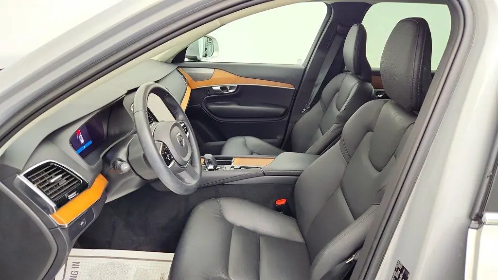 2023 Volvo XC90 B6 Plus Bright Theme 7P