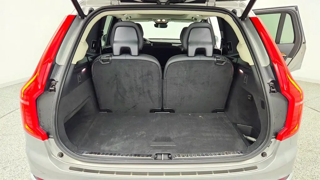 2023 Volvo XC90 B6 Plus Bright Theme 7P