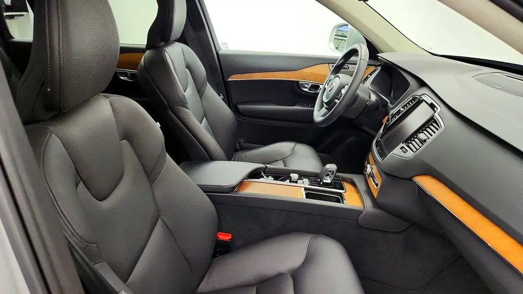 2023 Volvo XC90 B6 Plus Bright Theme 7P