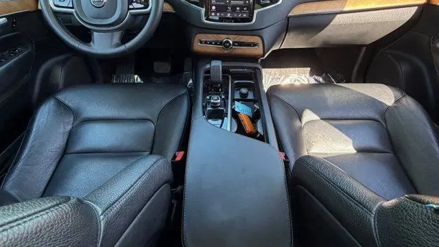 2023 Volvo XC90 B6 Plus Bright Theme 7P