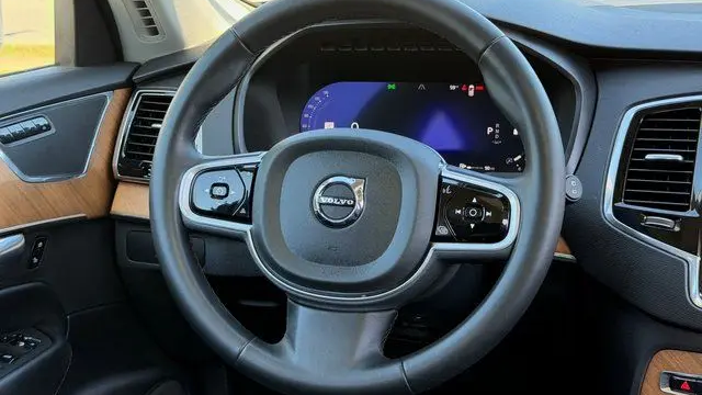 2023 Volvo XC90 B6 Plus Bright Theme 7P