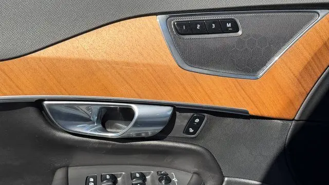 2023 Volvo XC90 B6 Plus Bright Theme 7P