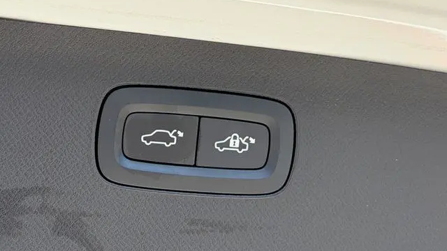 2023 Volvo XC90 B6 Plus Bright Theme 7P