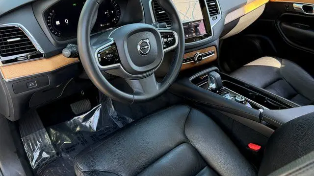 2023 Volvo XC90 B6 Plus Bright Theme 7P