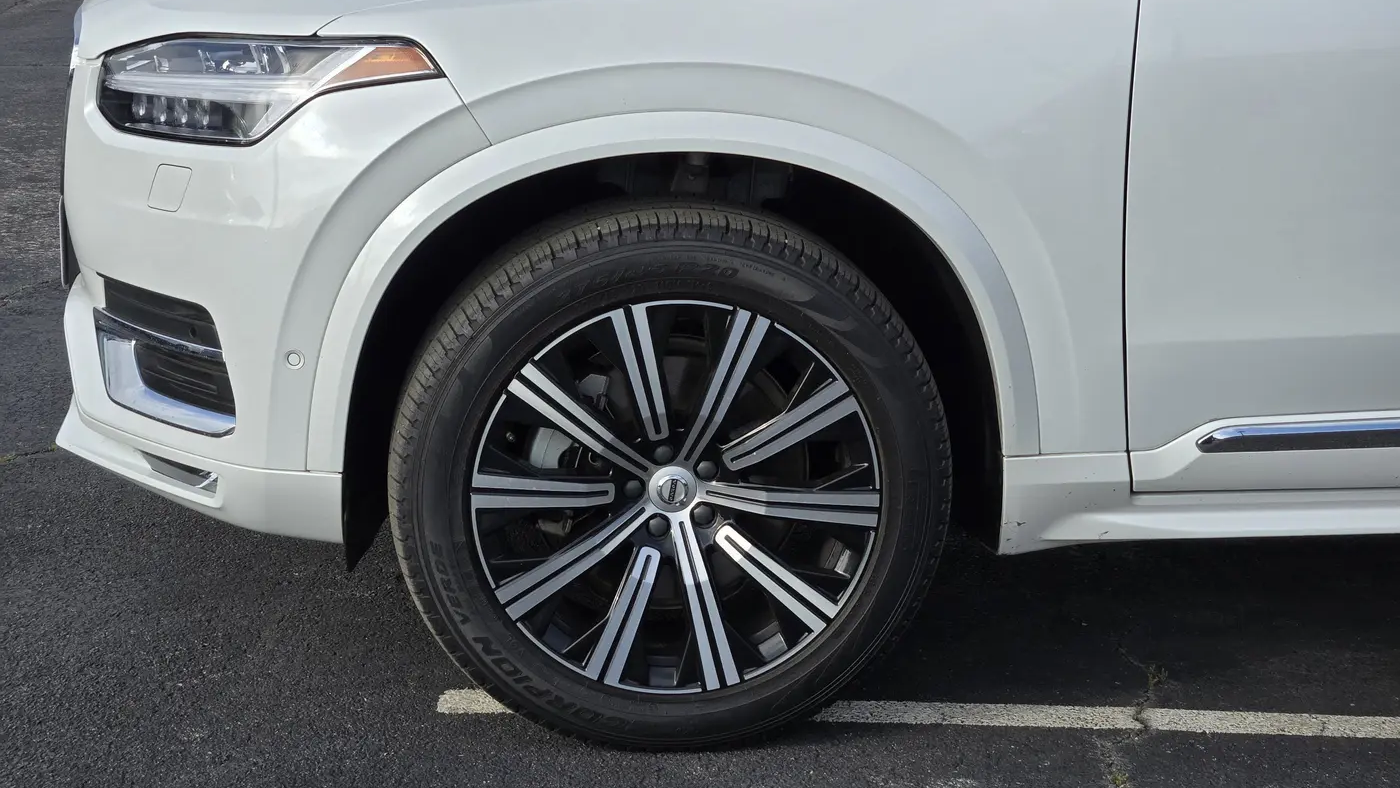 2023 Volvo XC90 B6 Plus Bright Theme 7P
