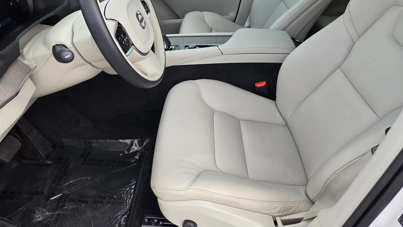 2023 Volvo XC90 B6 Plus Bright Theme 7P