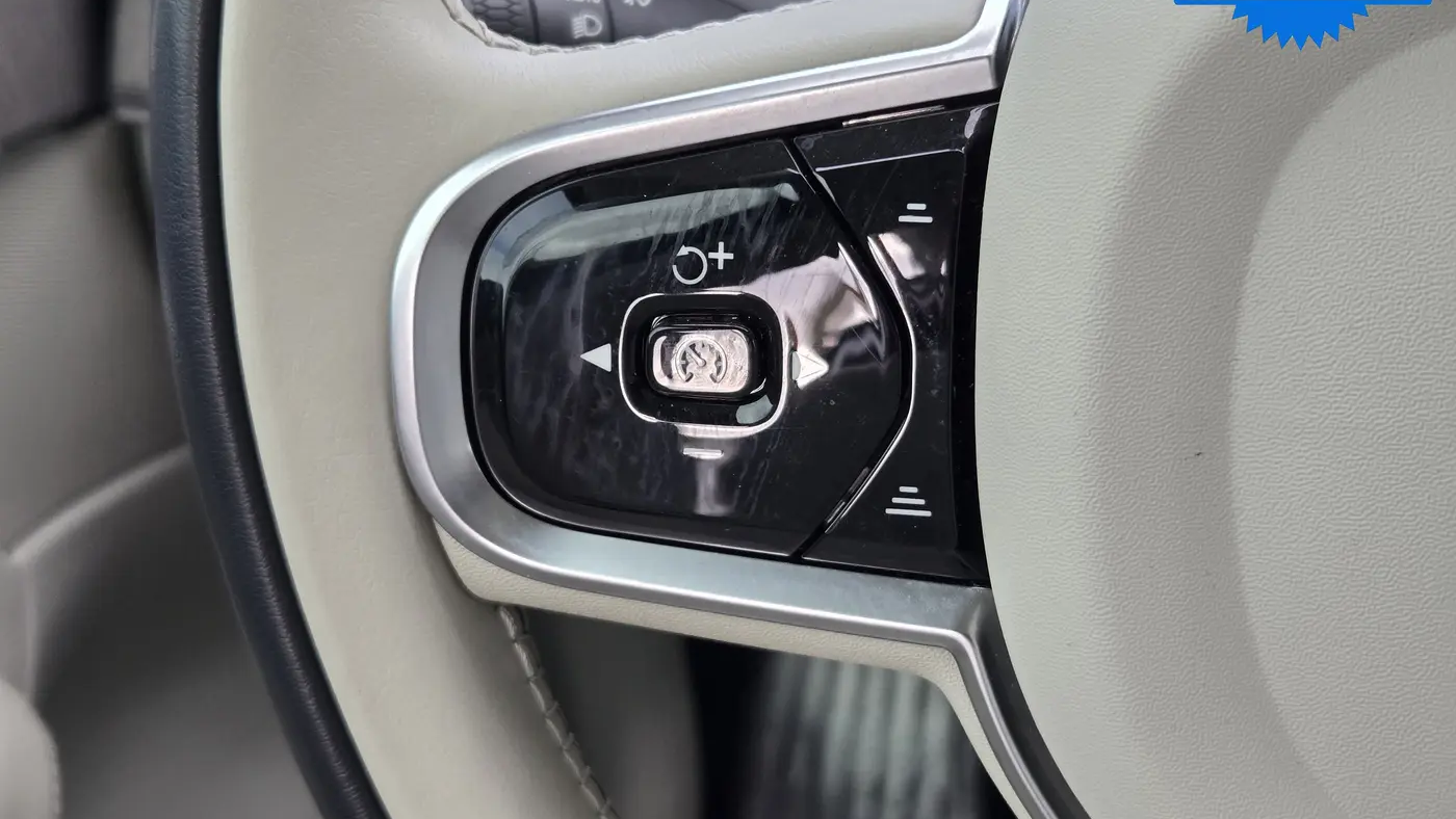 2023 Volvo XC90 B6 Plus Bright Theme 7P