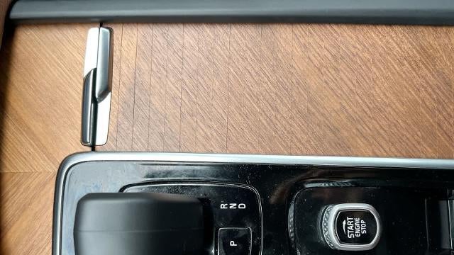 2023 Volvo XC90 B6 Plus Bright Theme 7P