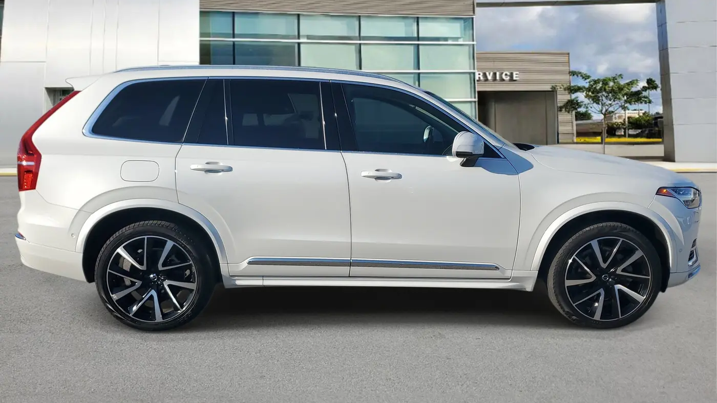 2023 Volvo XC90 B6 Plus Bright Theme 7P