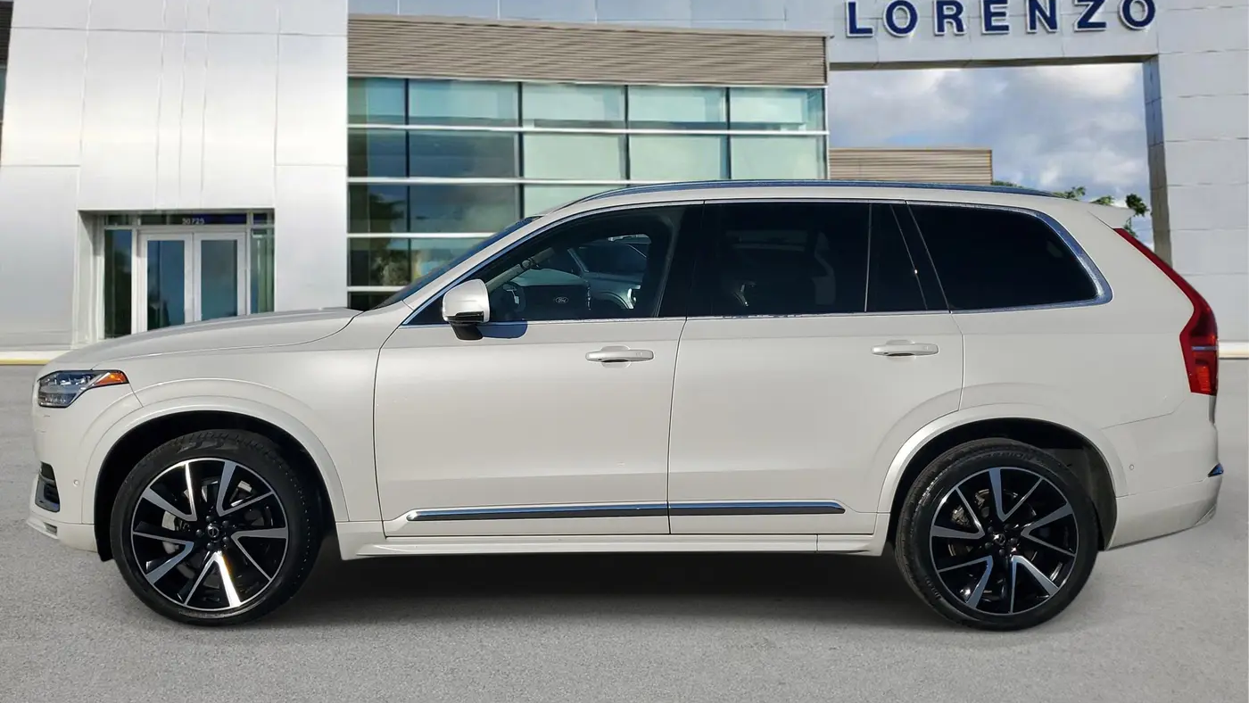 2023 Volvo XC90 B6 Plus Bright Theme 7P