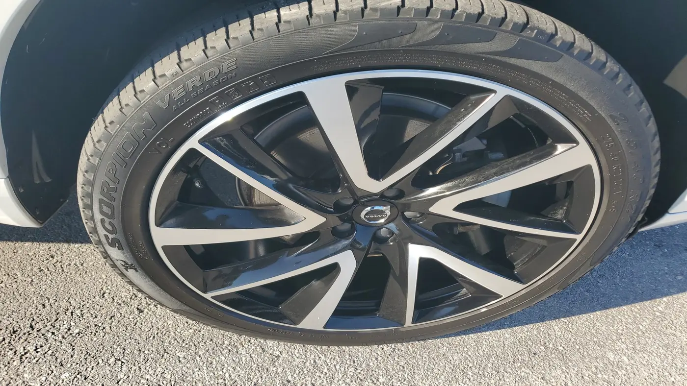 2023 Volvo XC90 B6 Plus Bright Theme 7P