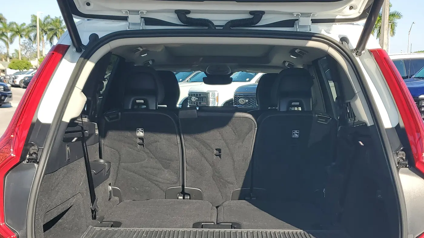 2023 Volvo XC90 B6 Plus Bright Theme 7P
