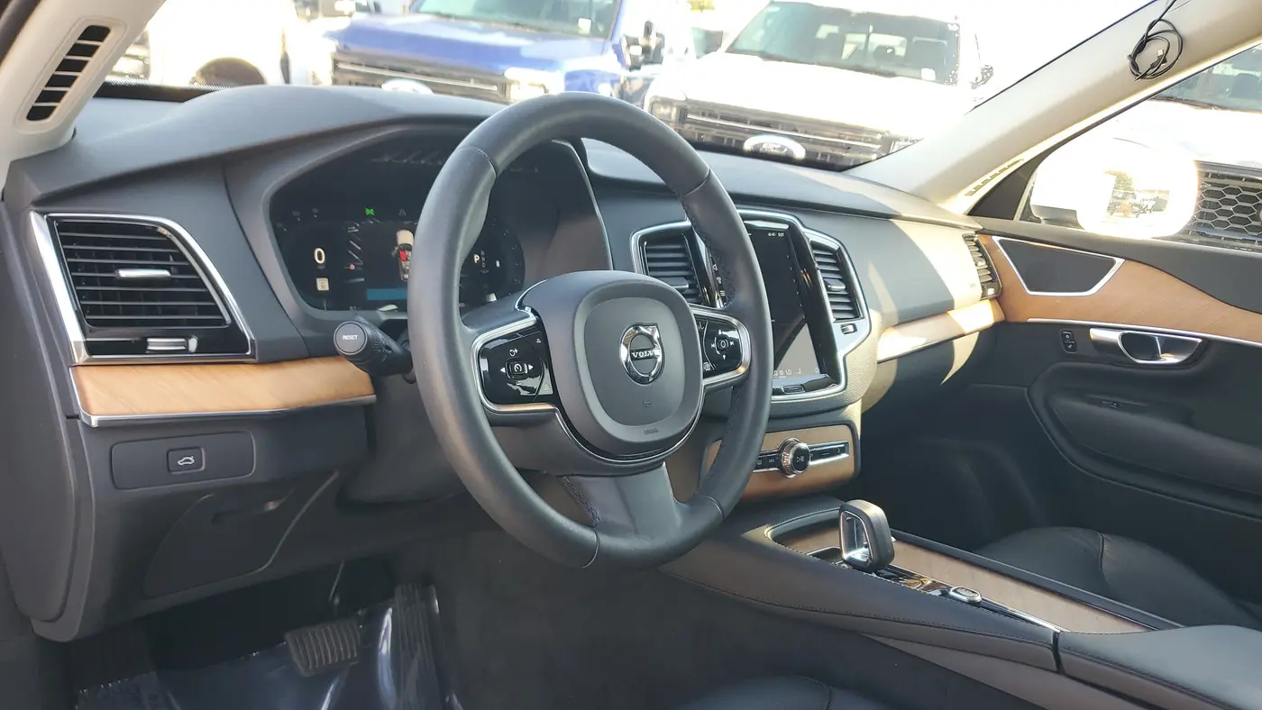 2023 Volvo XC90 B6 Plus Bright Theme 7P