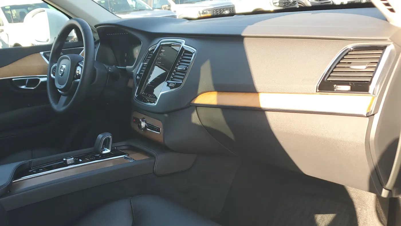 2023 Volvo XC90 B6 Plus Bright Theme 7P