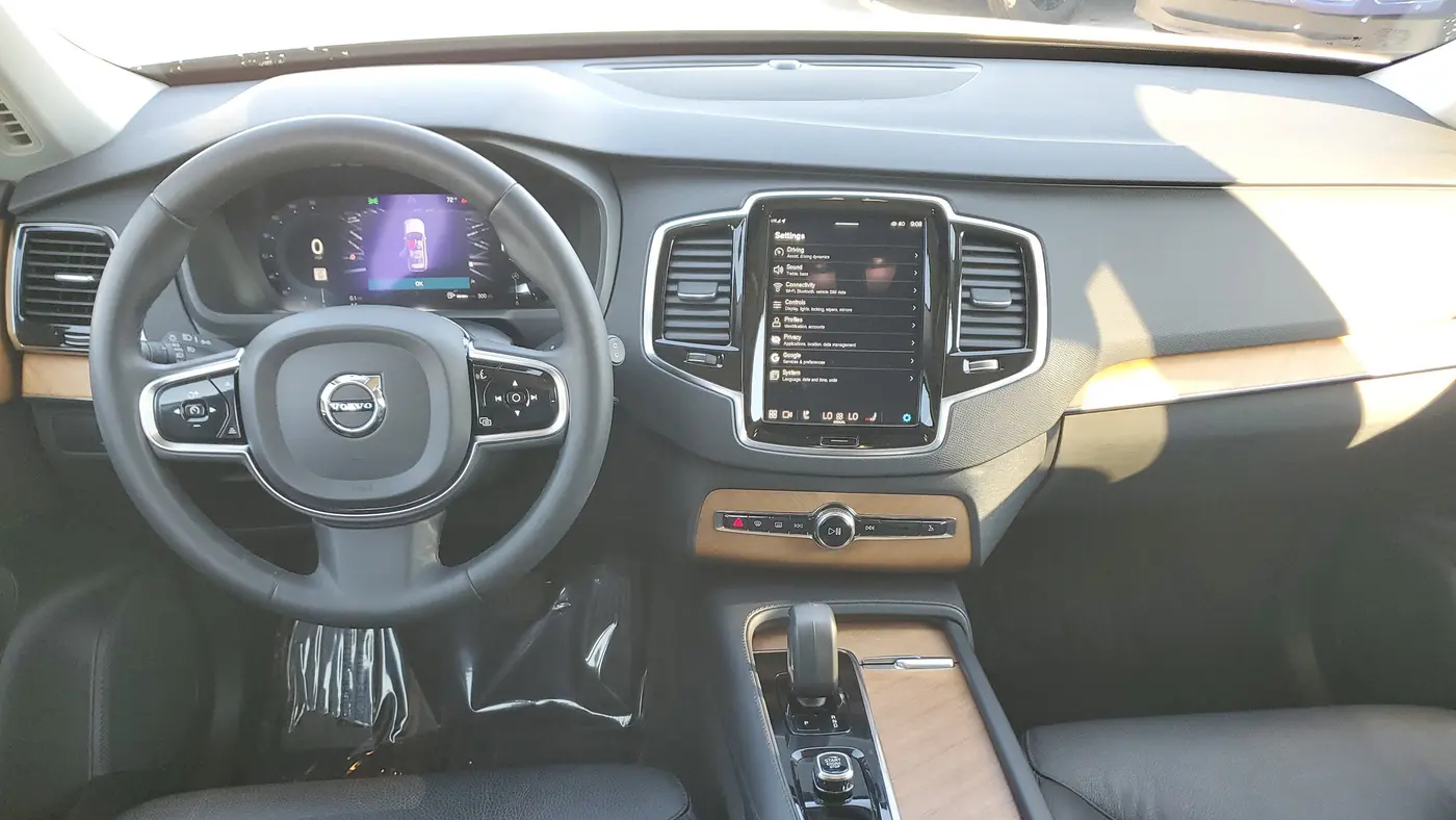 2023 Volvo XC90 B6 Plus Bright Theme 7P