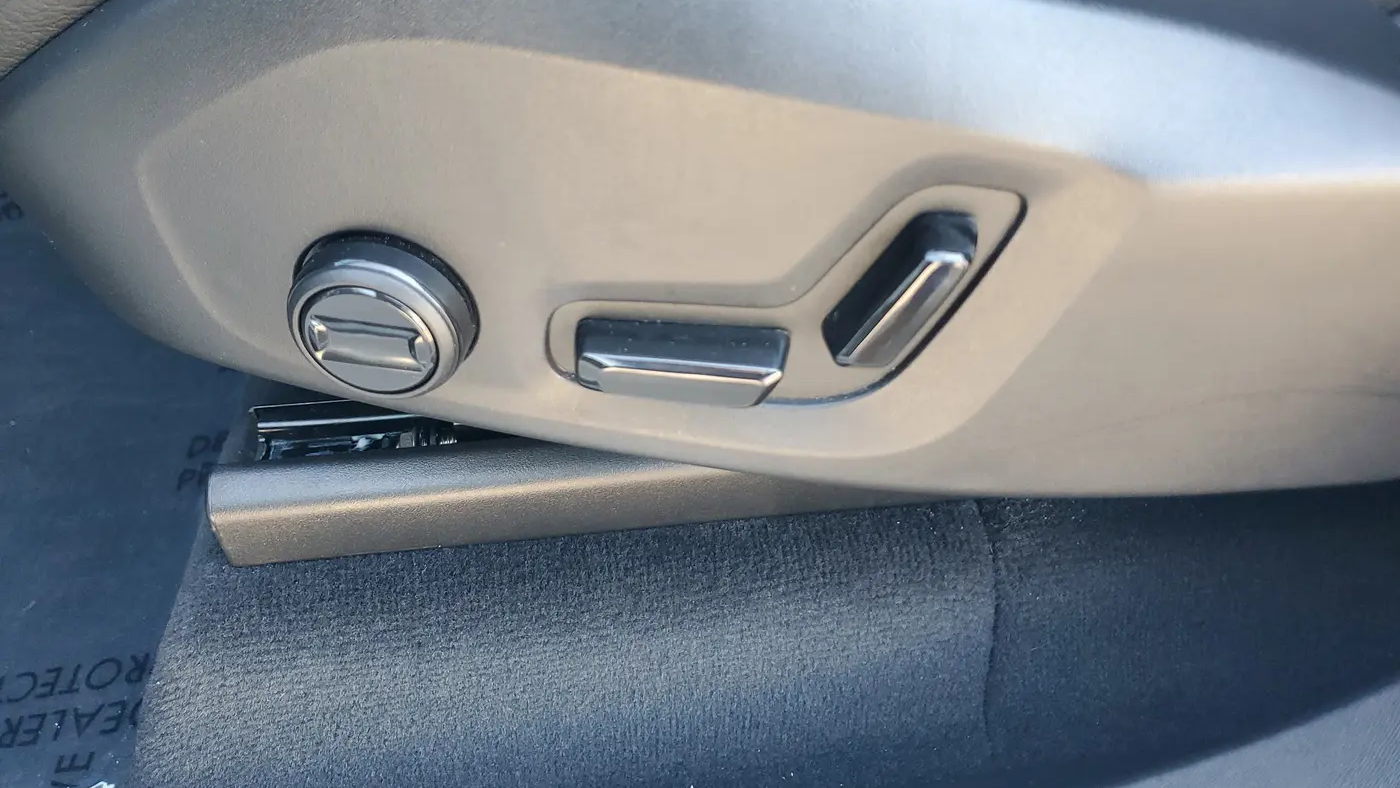 2023 Volvo XC90 B6 Plus Bright Theme 7P
