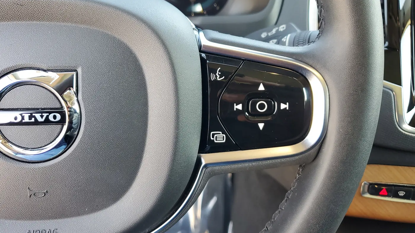 2023 Volvo XC90 B6 Plus Bright Theme 7P