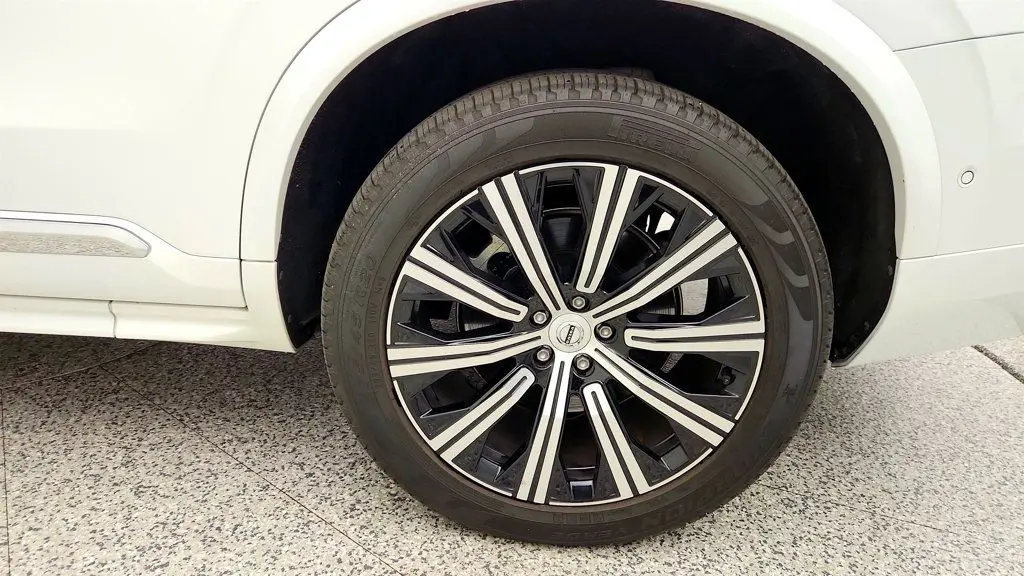 2023 Volvo XC90 - $31,495