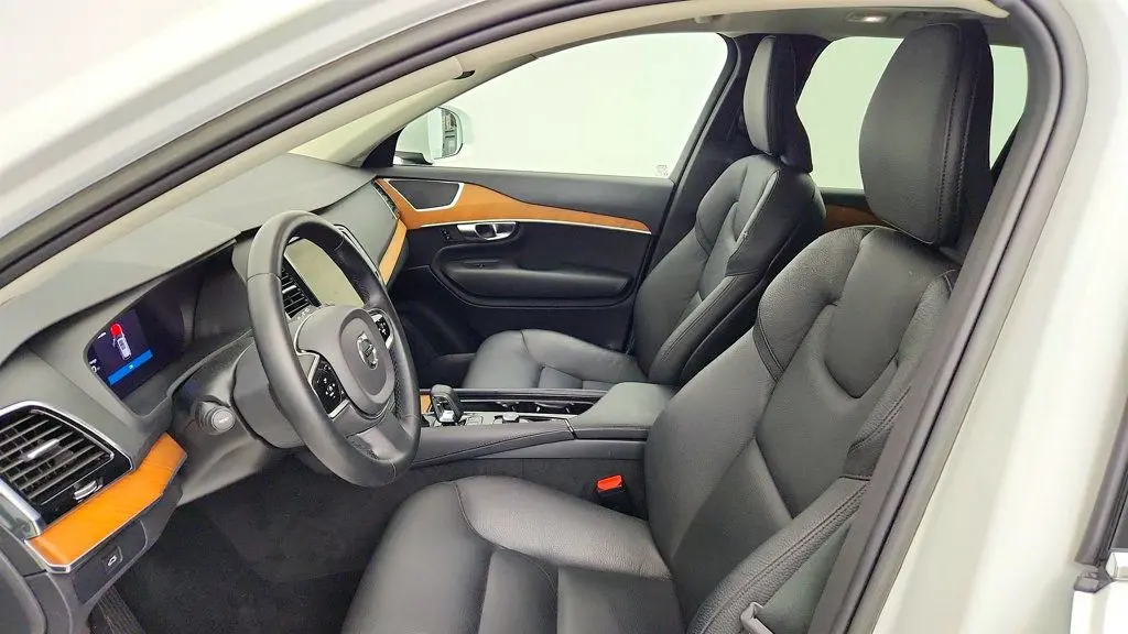 2023 Volvo XC90 - $31,495