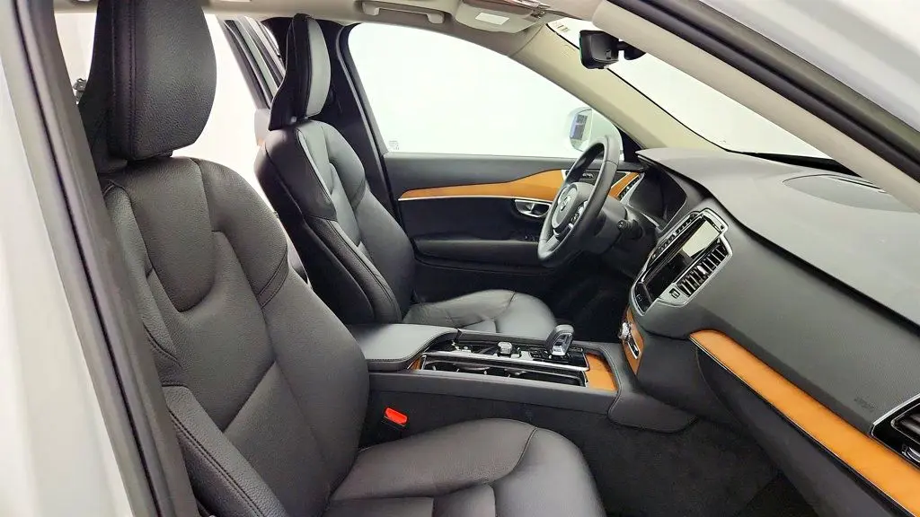 2023 Volvo XC90 - $31,495