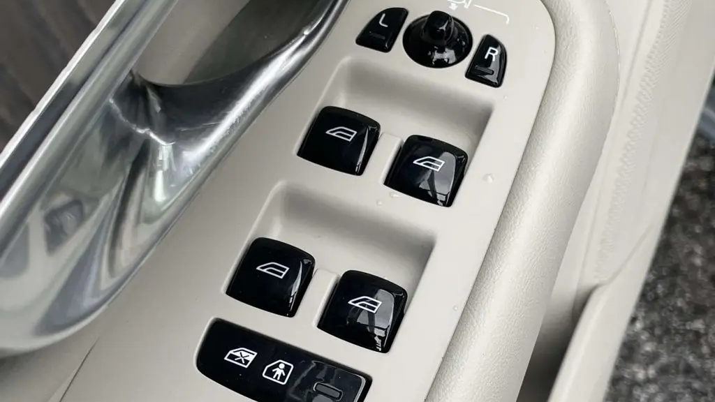 2023 Volvo XC90 B6 Plus Bright Theme 7P