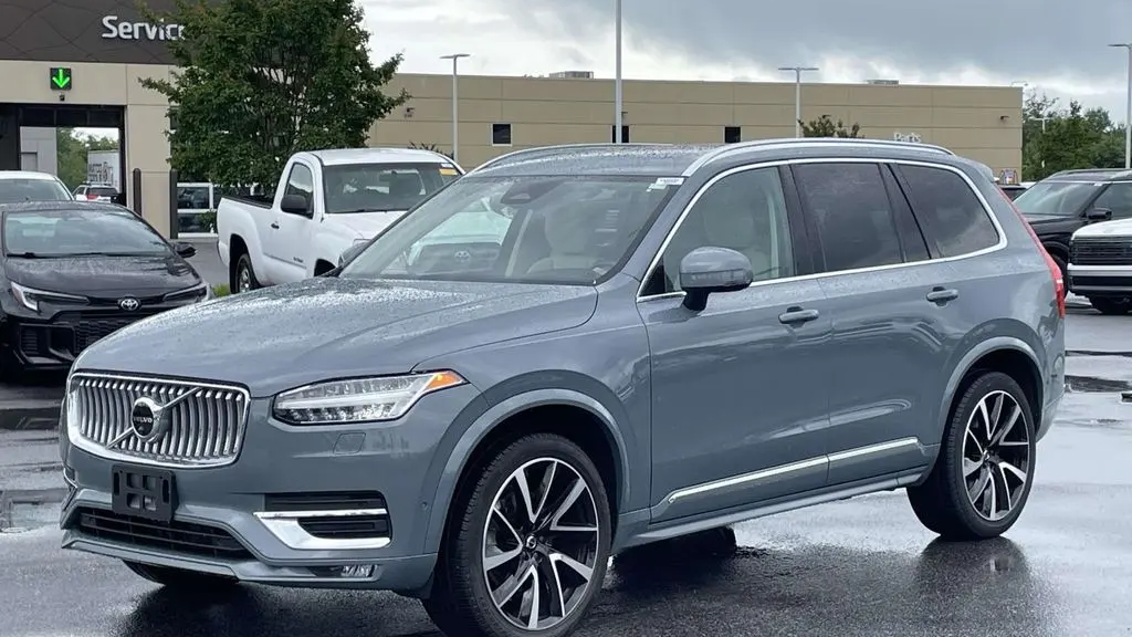 2023 Volvo XC90 B6 Plus Bright Theme 7P