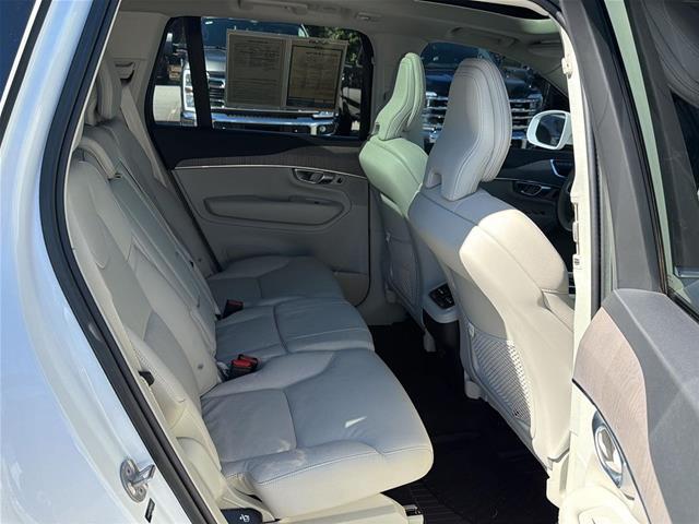 2023 Volvo XC90 - $37,950