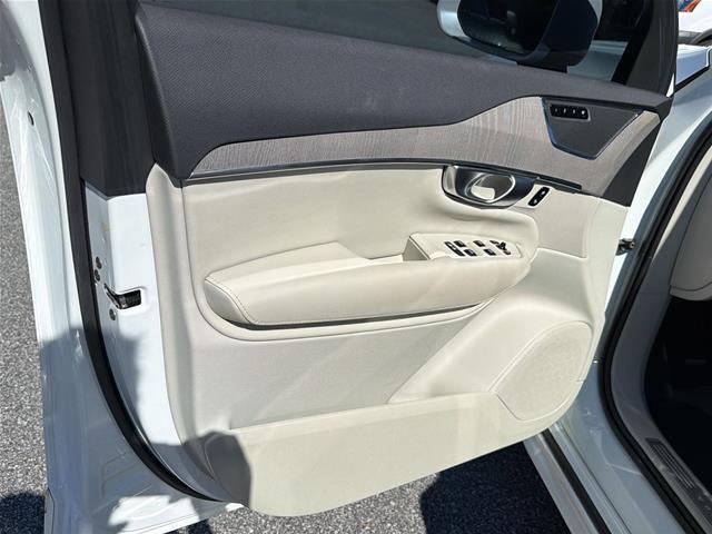 2023 Volvo XC90 - $37,950