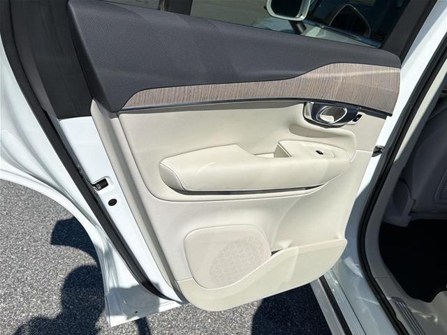 2023 Volvo XC90 - $37,950