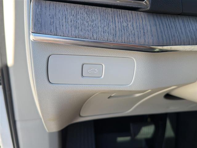 2023 Volvo XC90 - $37,950