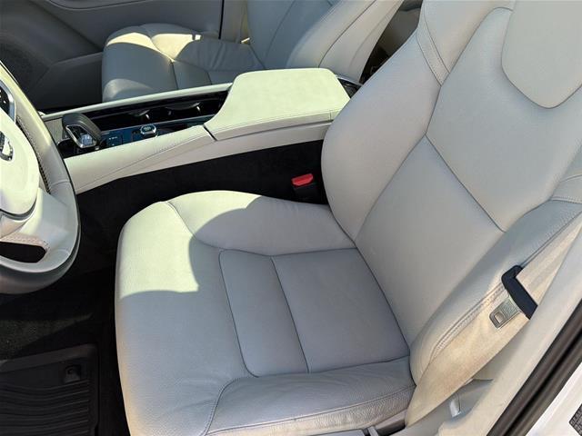2023 Volvo XC90 - $37,950