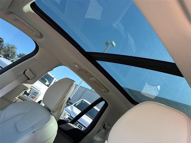 2023 Volvo XC90 - $37,950