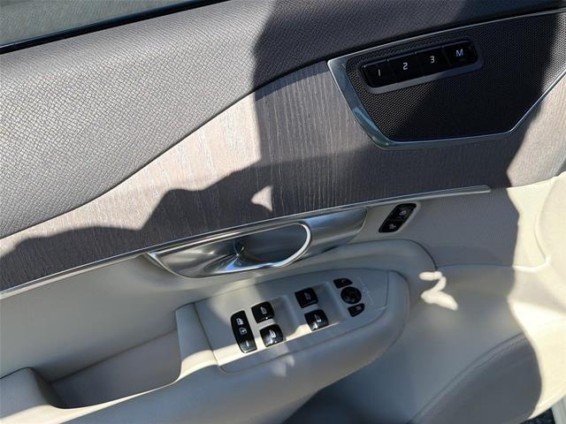 2023 Volvo XC90 - $37,950
