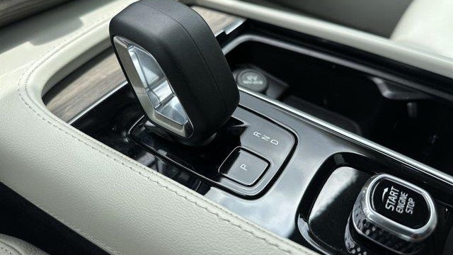 2023 Volvo XC90 B6 Core