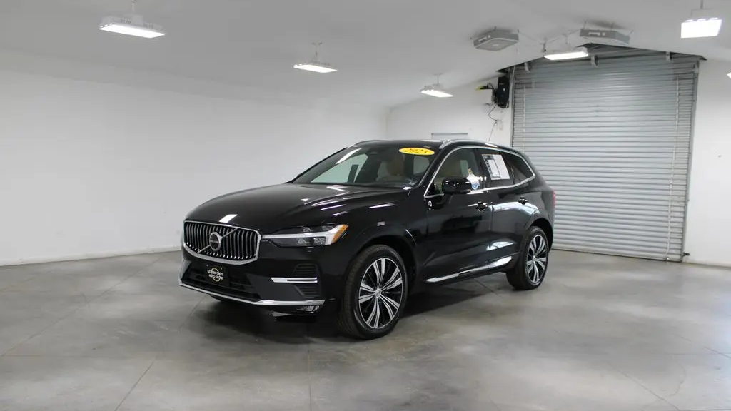2023 Volvo XC60 B6 Ultimate Bright Theme