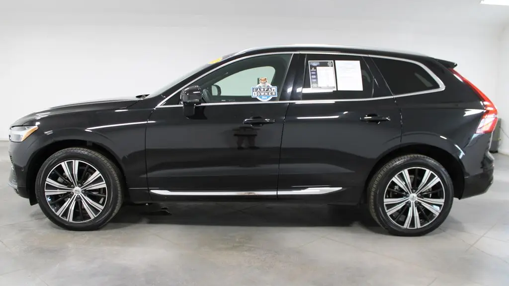 2023 Volvo XC60 B6 Ultimate Bright Theme