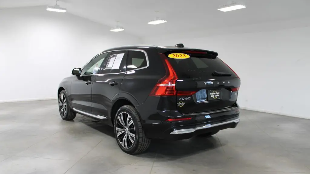 2023 Volvo XC60 B6 Ultimate Bright Theme