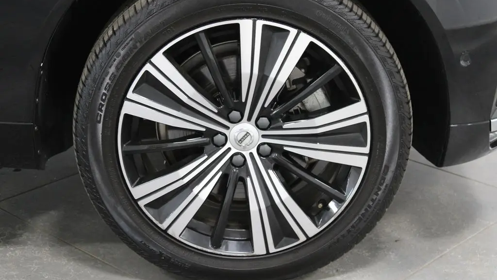2023 Volvo XC60 B6 Ultimate Bright Theme