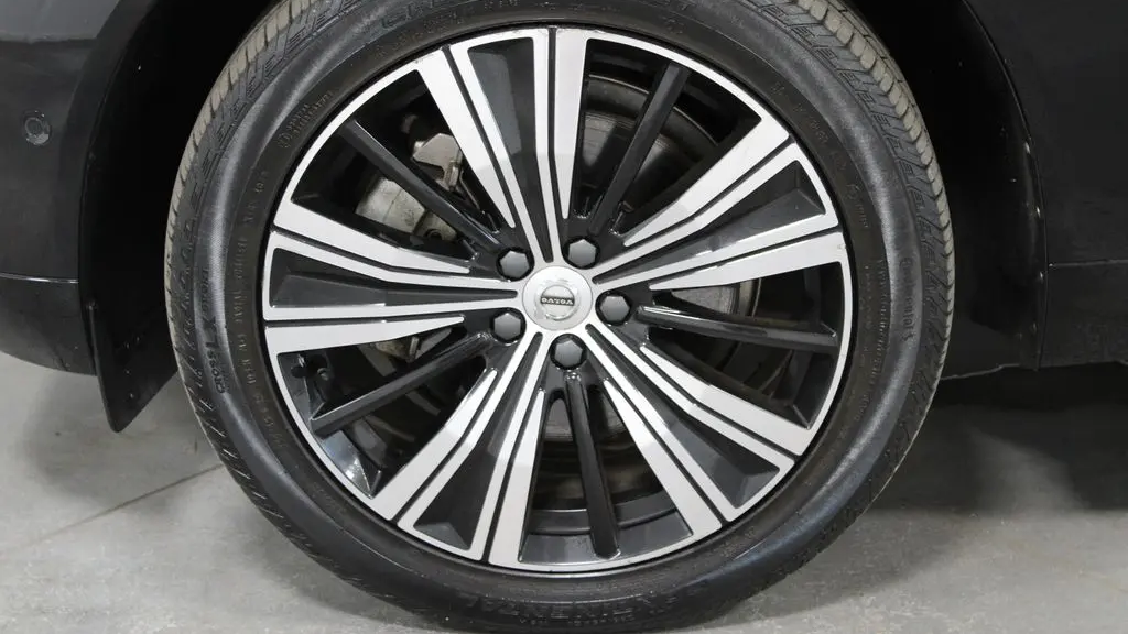 2023 Volvo XC60 B6 Ultimate Bright Theme